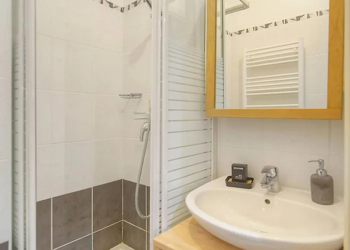 Frgk 'diane Elegance And Comfort In Antibes'