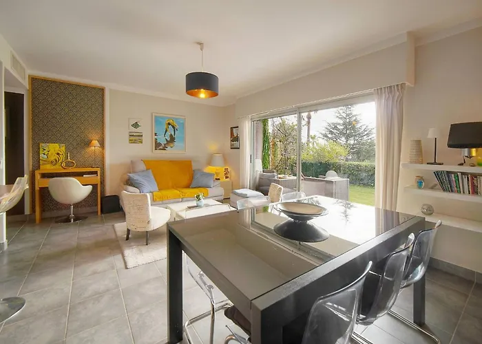 Frgk 'diane Elegance And Comfort In Antibes'